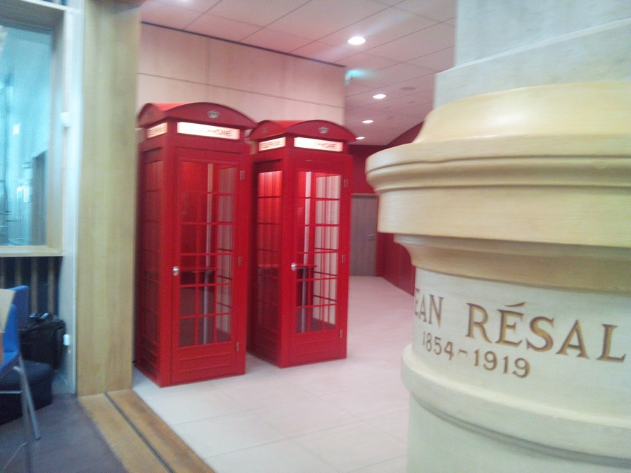 Replica rot munztelefon